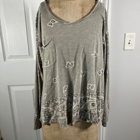 Magnolia Pearl Tops - Magnolia Pearl Paisley Long Sleeve Tee Taupe Grey